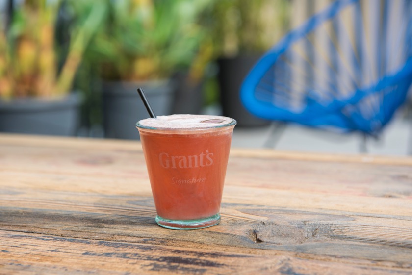Cocktail Signature Sour Hibiscus