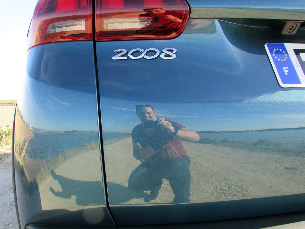 peugeot-2008-reflet
