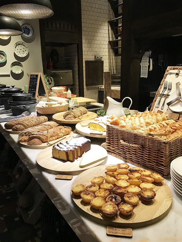 buffet petit dejeuner